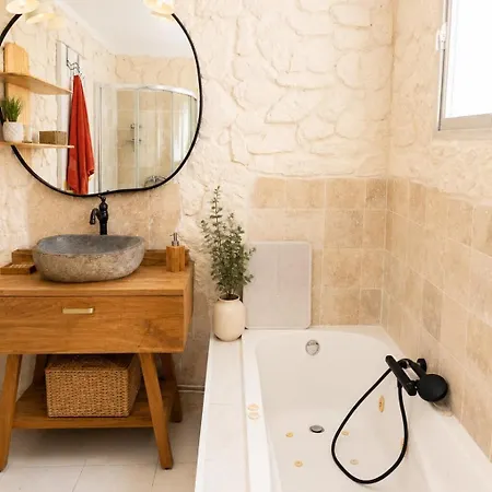 Saint-raphael - With Pool & Private Parking *